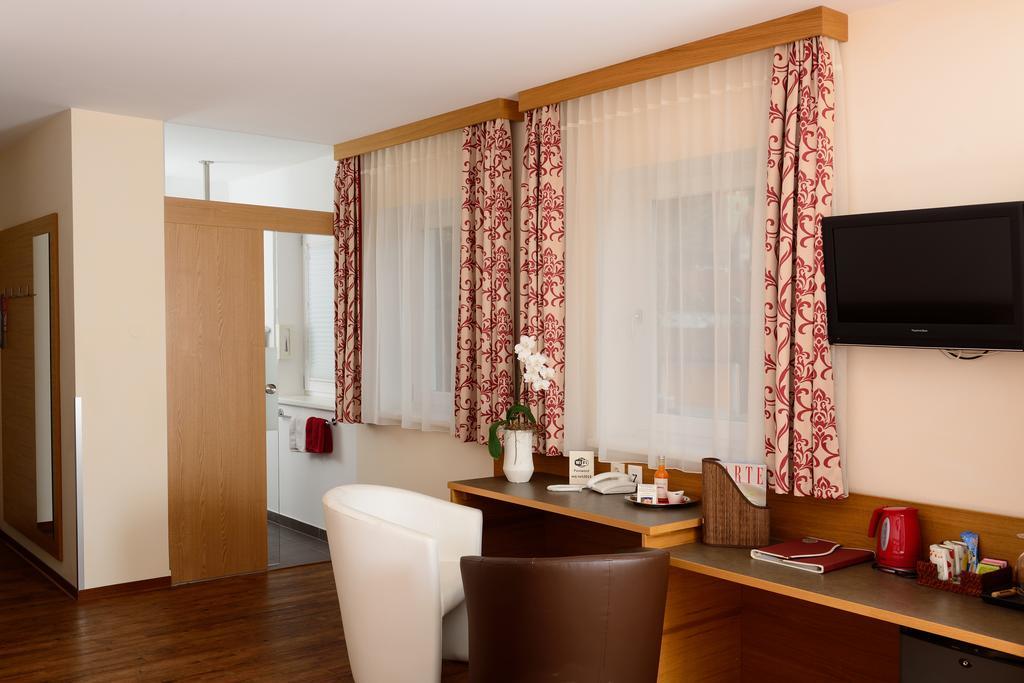 Hotel Garni Weinquadrat Вайсенкірхен-ін-дер-Вахау Екстер'єр фото