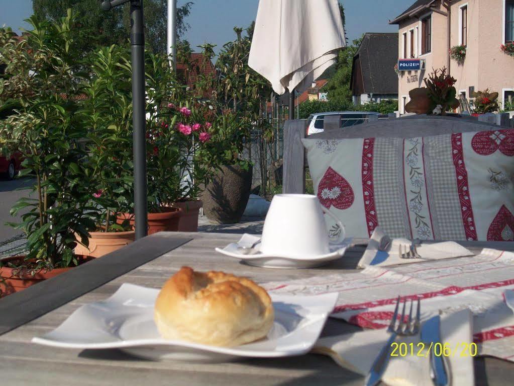 Hotel Garni Weinquadrat Вайсенкірхен-ін-дер-Вахау Екстер'єр фото